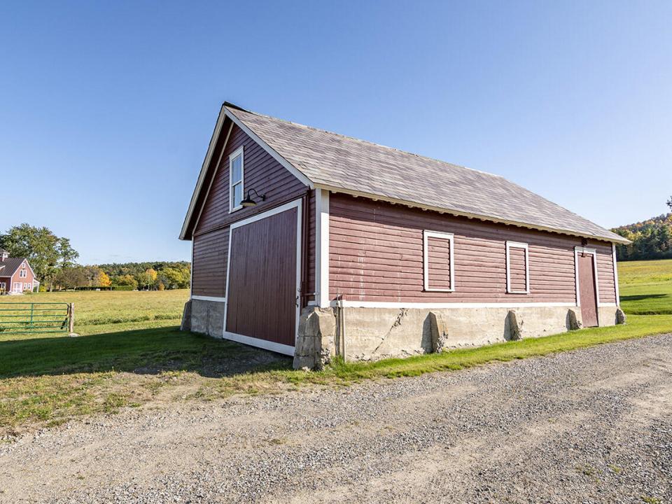 Barn1