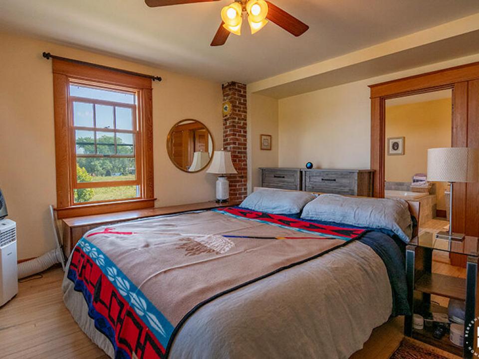 SheldonFarmOnLakeChamplain_Bedroom1