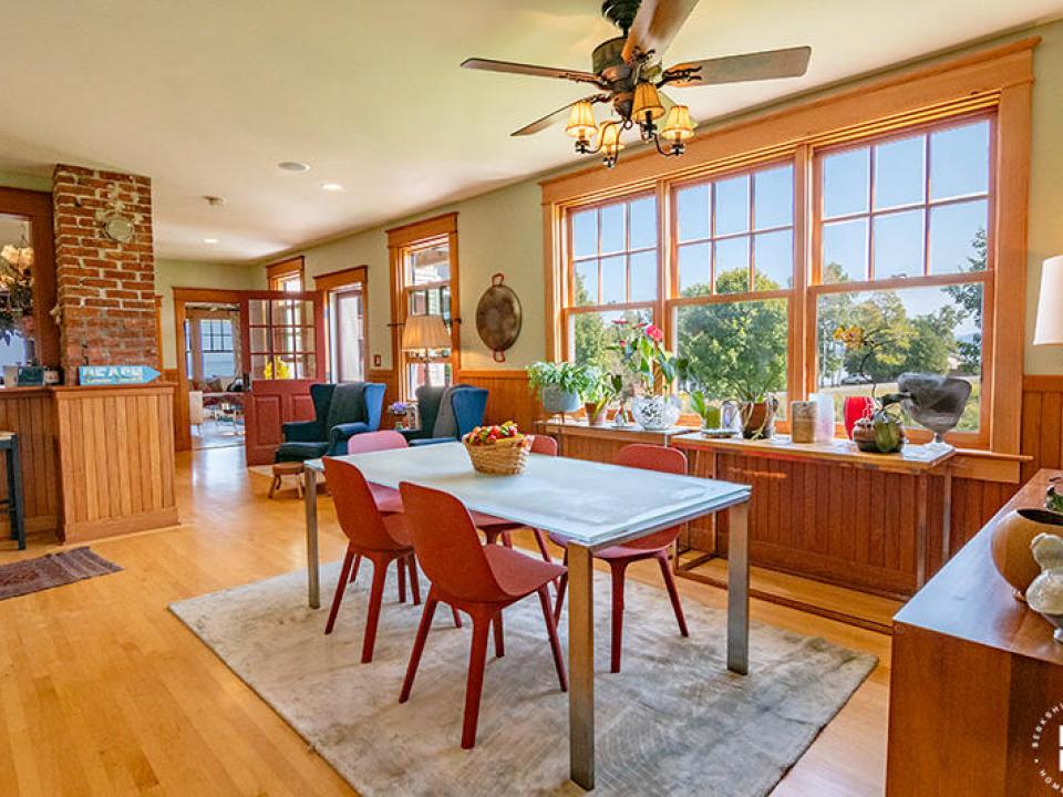 SheldonFarmOnLakeChamplain_BreakfastTabl