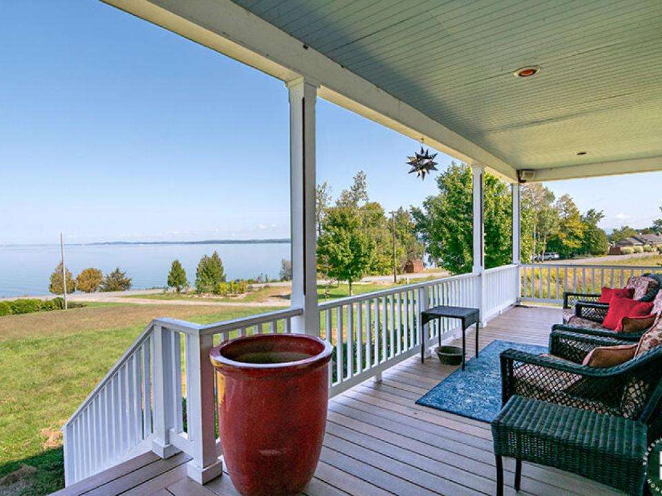 SheldonFarmOnLakeChamplain_CoveredPorch