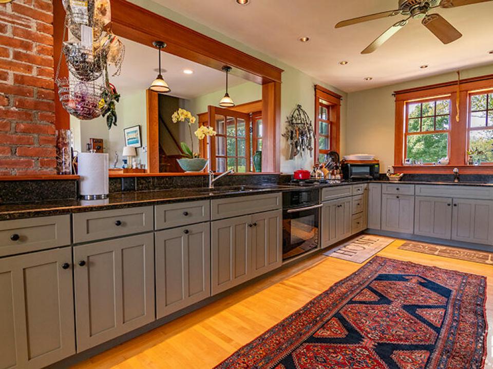 SheldonFarmOnLakeChamplain_Kitchen_L