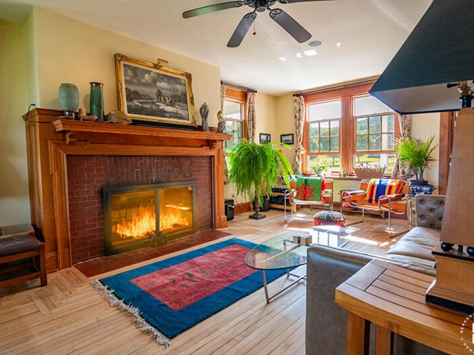 SheldonFarmOnLakeChamplain_LivingRoom_R_