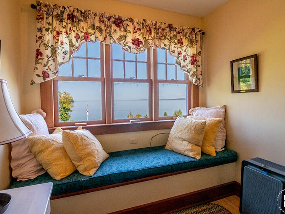 SheldonFarmOnLakeChamplain_SittingWindow