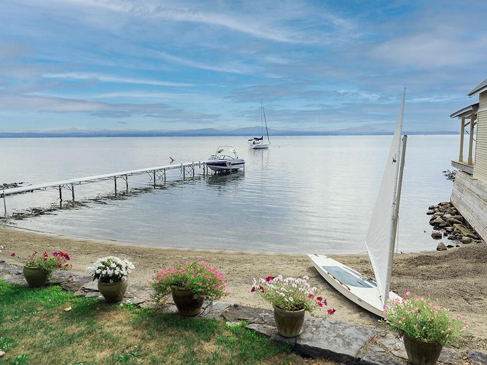 Beach, Dock & Boathouse