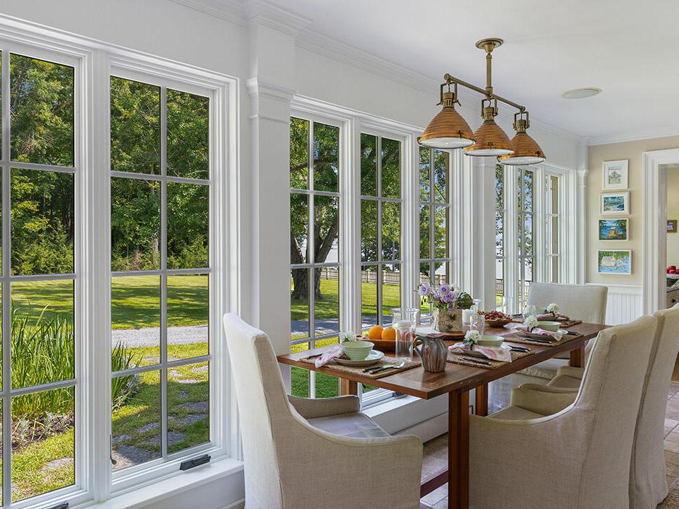 Breakfast Dining Area