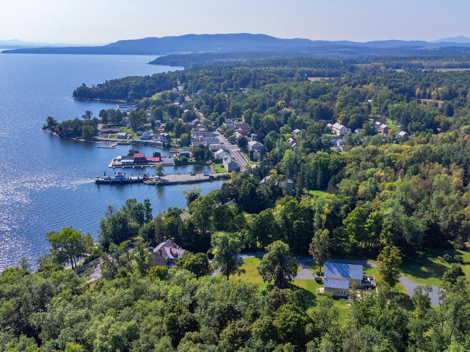 Rosslyn Estate and Town of Essex