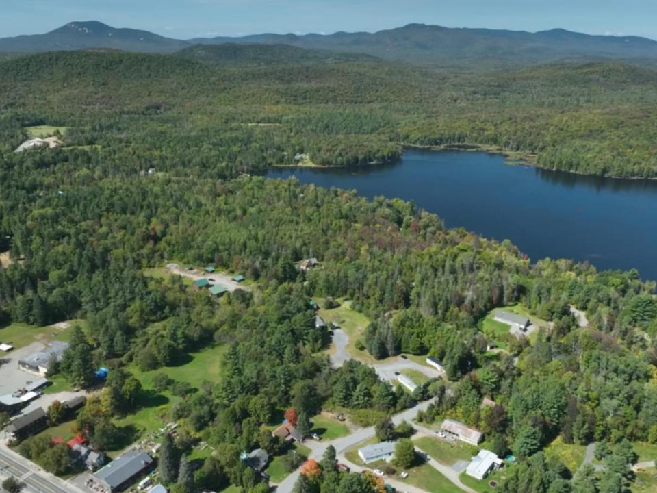 Facing North zoomed out drone photo benn