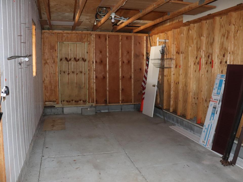 garage storage:worshop area