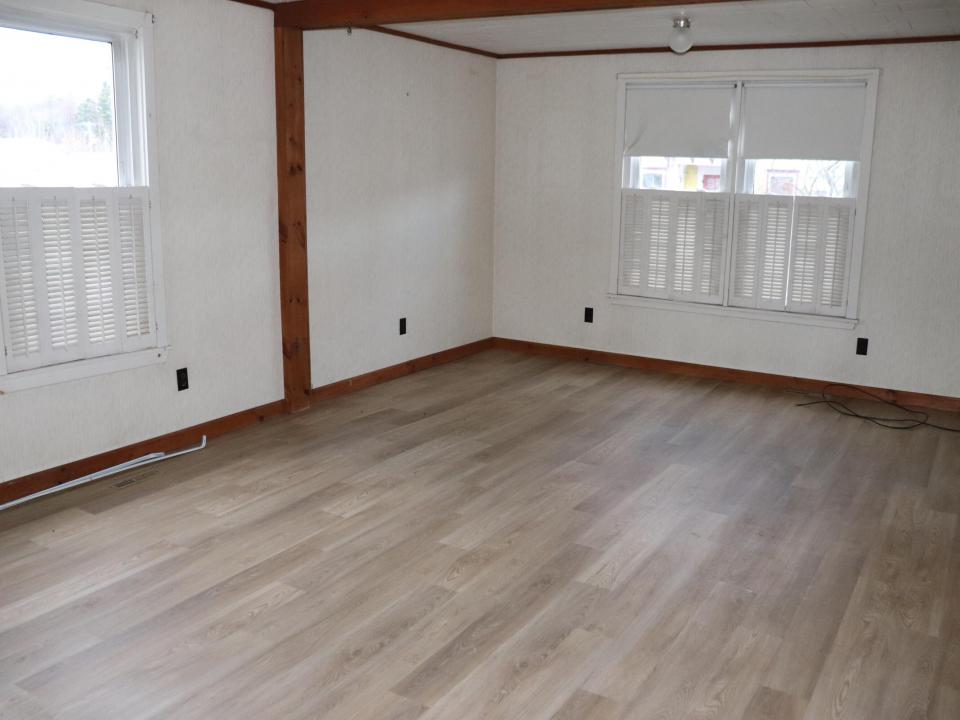Livingrm1