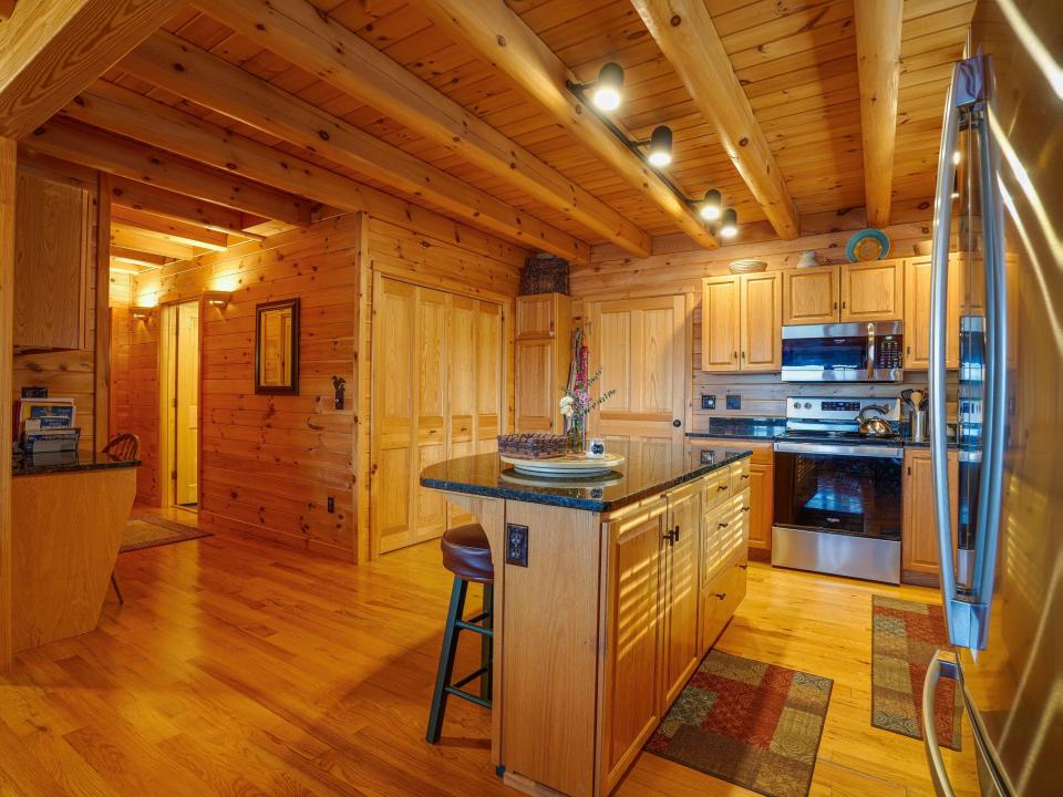 Kenniston - Lake Simond - kitchen III