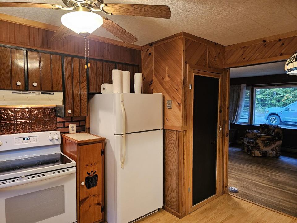 Staves - Marion St - kitchen II