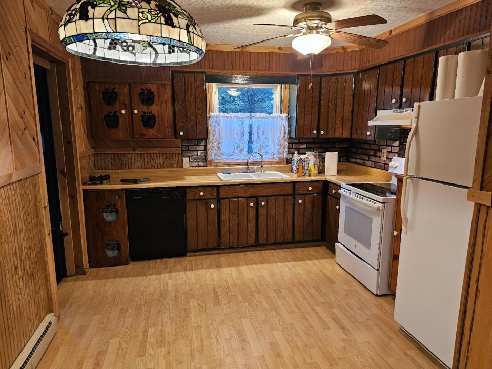 Staves - Marion St - kitchen