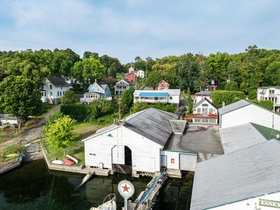 2270 Main St Essex-8