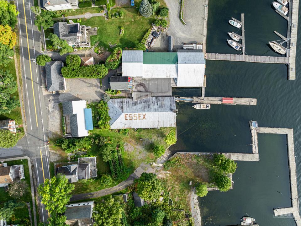 2270 Main St Essex-27