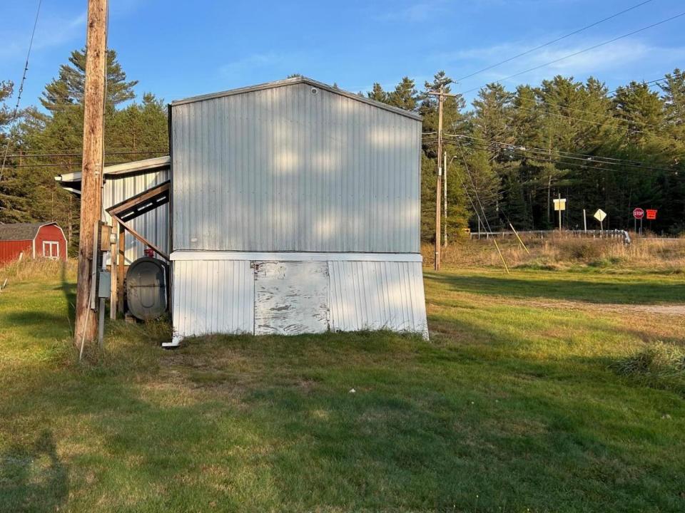 231 Muzzy Rd Exterior 2
