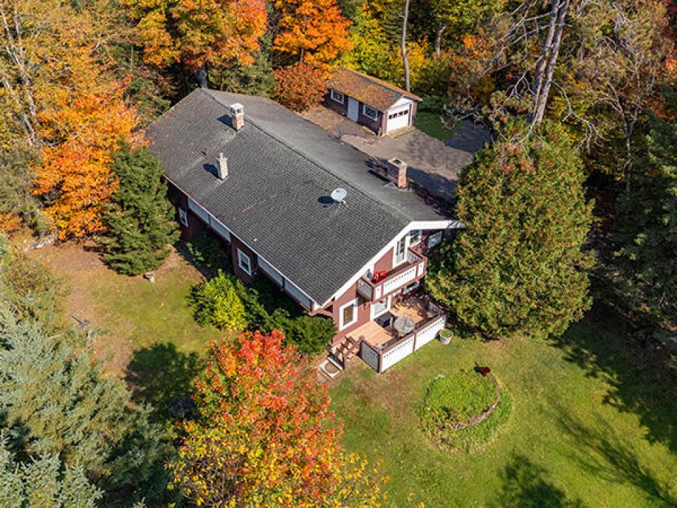 LakePlacidHomeOnCobbleHillRoad_A_Exterio