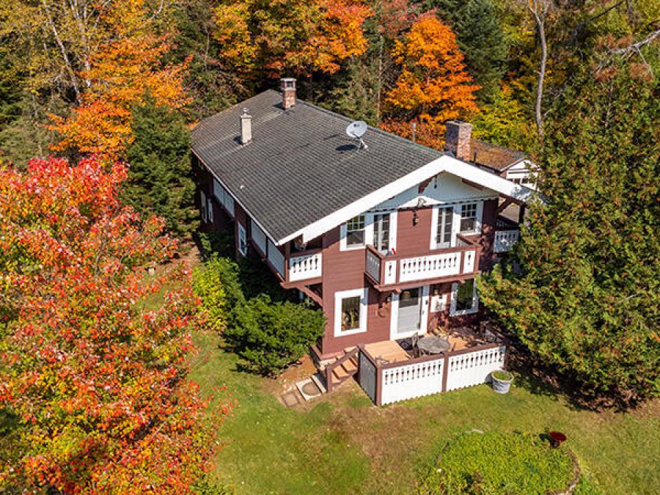 LakePlacidHomeOnCobbleHillRoad_A_Exterio