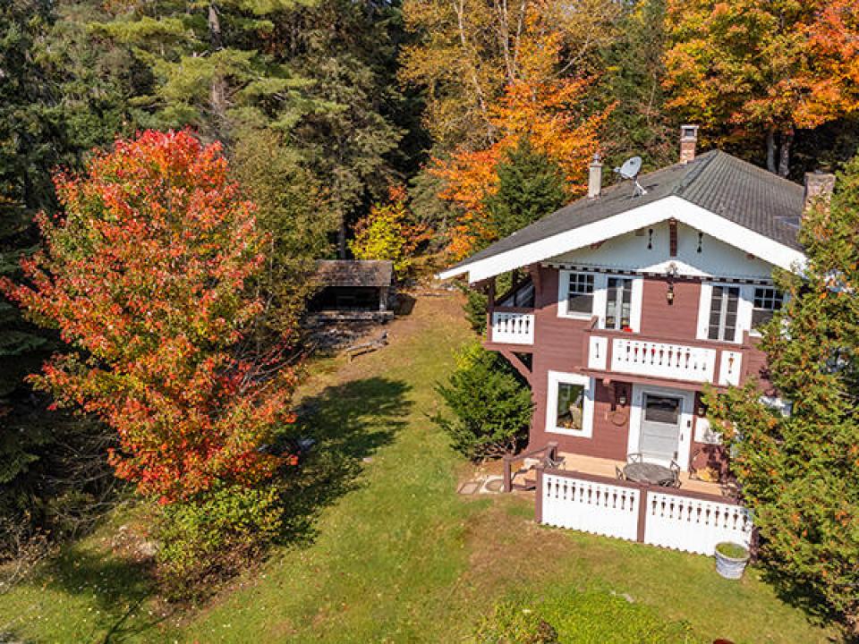LakePlacidHomeOnCobbleHillRoad_A_Exterio