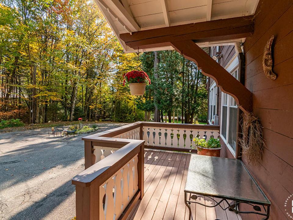 LakePlacidHomeOnCobbleHillRoad_EntryWay_