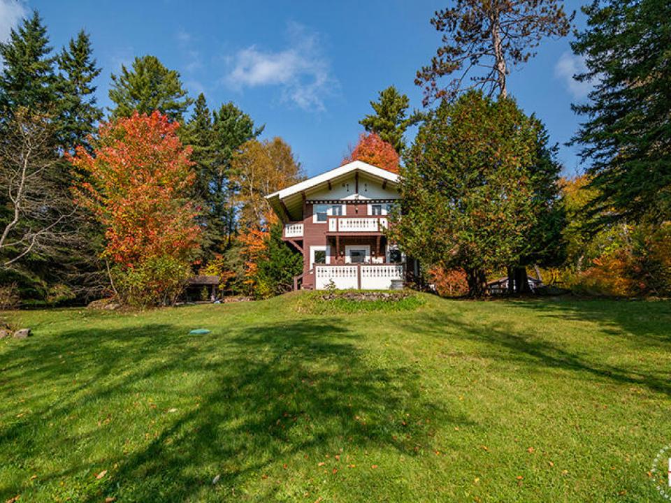 LakePlacidHomeOnCobbleHillRoad_Exterior_