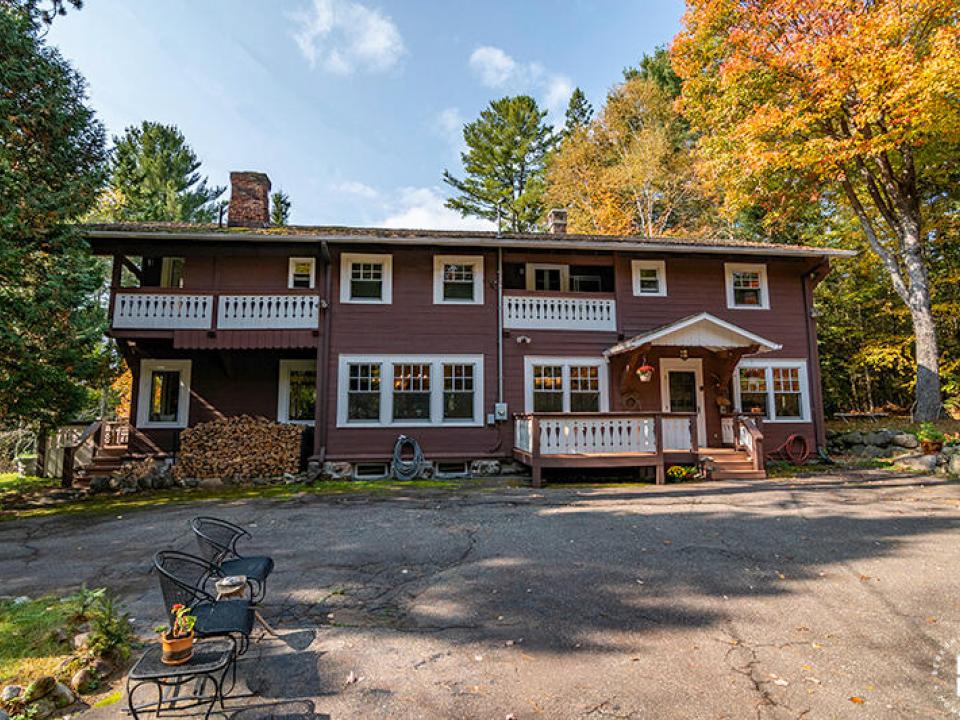LakePlacidHomeOnCobbleHillRoad_Exterior_