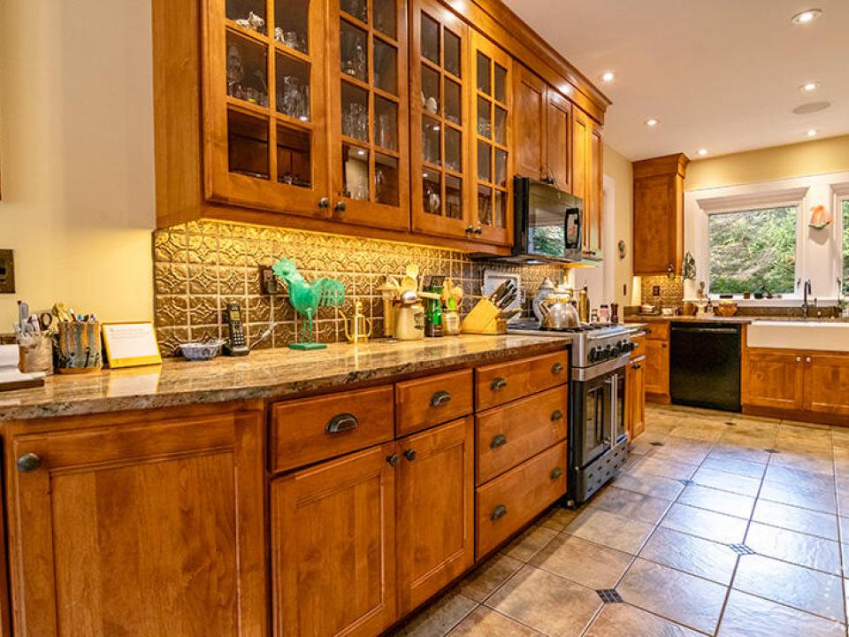 LakePlacidHomeOnCobbleHillRoad_Kitchen