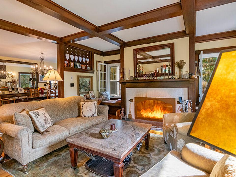 LakePlacidHomeOnCobbleHillRoad_LivingRoo