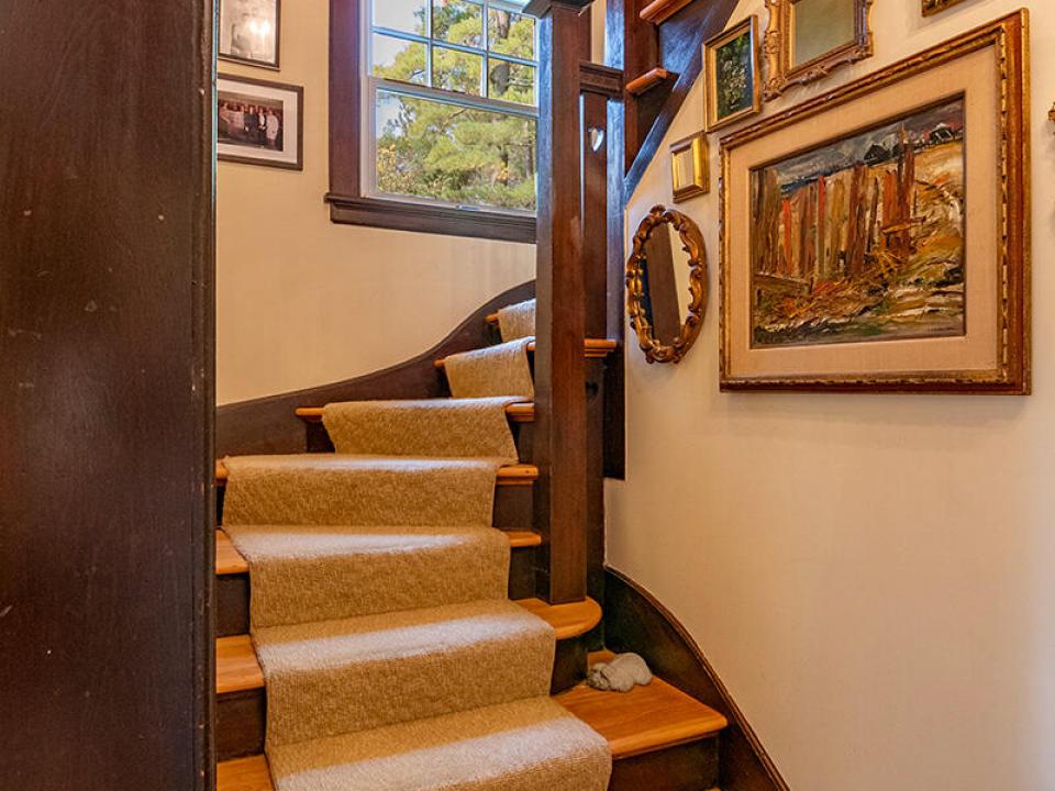 LakePlacidHomeOnCobbleHillRoad_Stairway