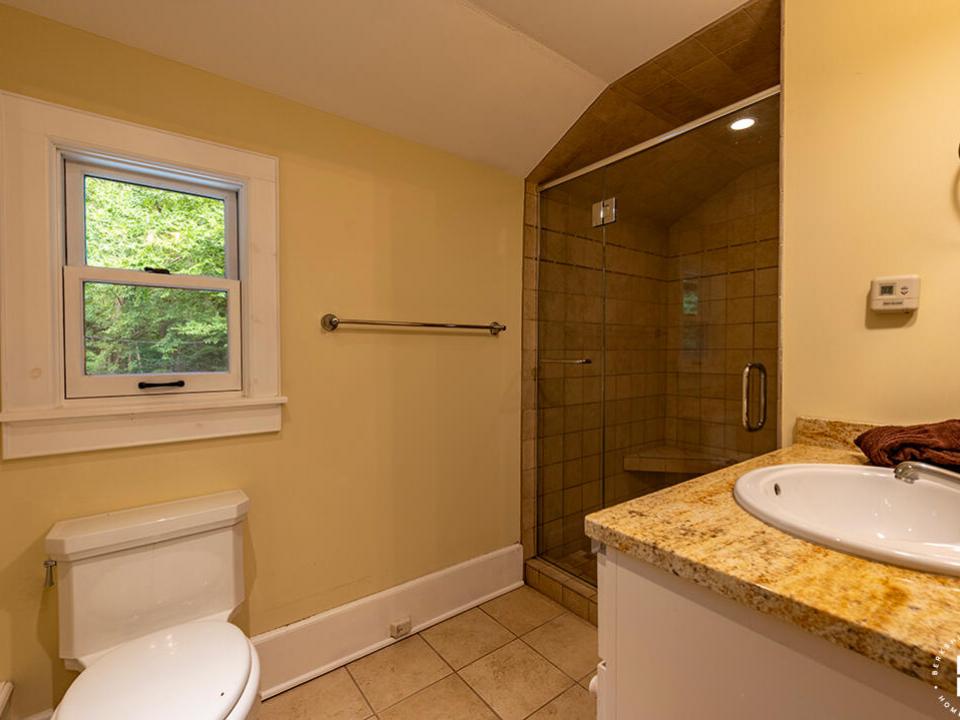 HistoricLakePlacidHome_Bedroom2_Bathroom