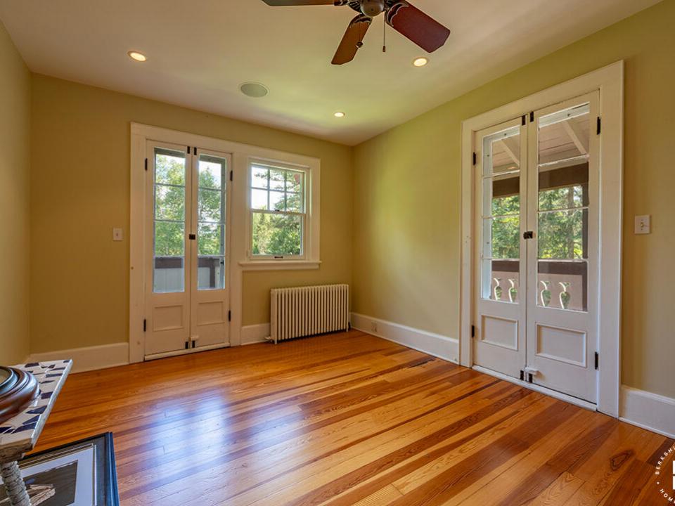 HistoricLakePlacidHome_Bedroom3