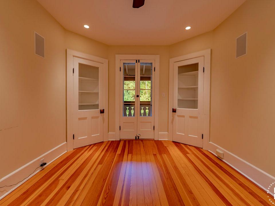 HistoricLakePlacidHome_EntertainmentRoom