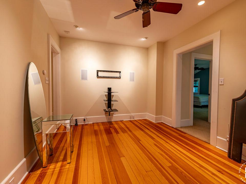 HistoricLakePlacidHome_EntertainmentRoom