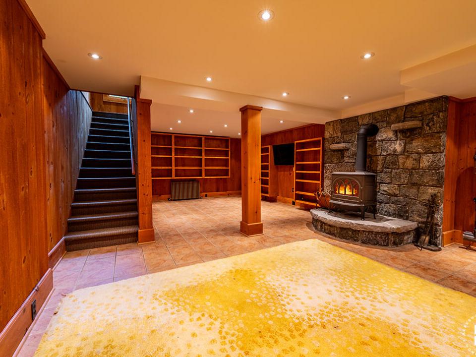 HistoricLakePlacidHome_LowerLevel_Woodst