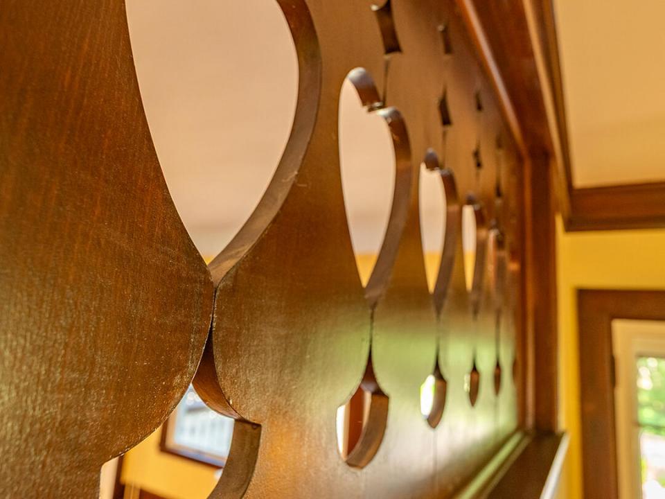 HistoricLakePlacidHome_LR_WoodDetail