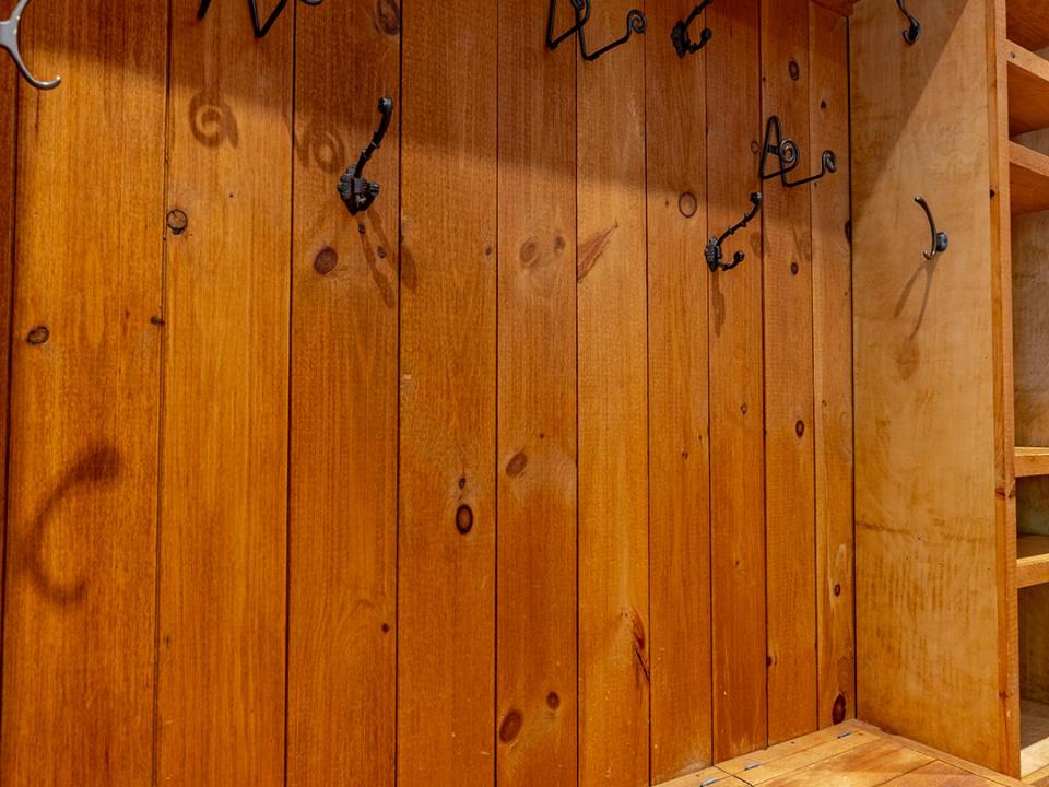 HistoricLakePlacidHome_Mudroom_CoatRack_