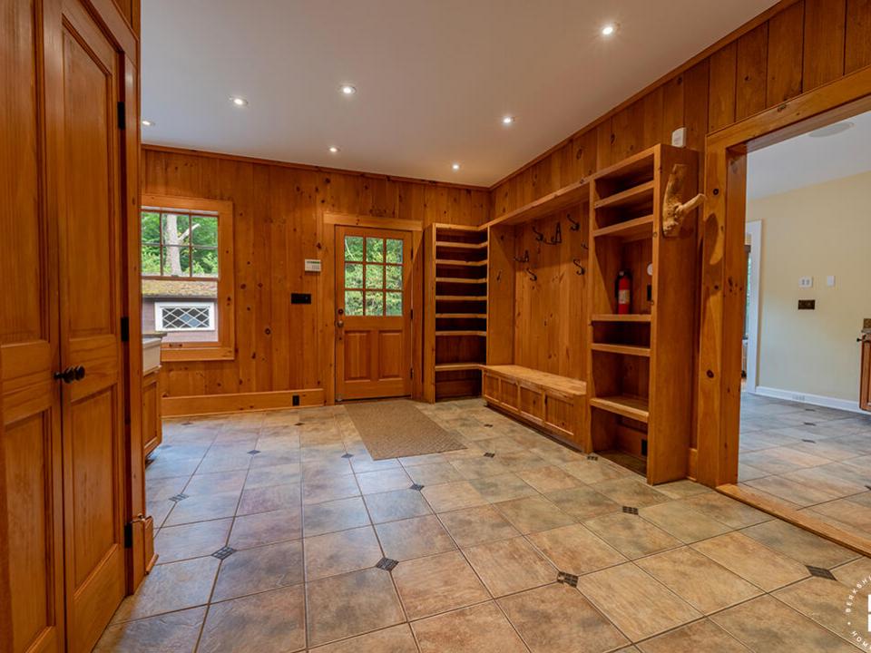HistoricLakePlacidHome_Mudroom