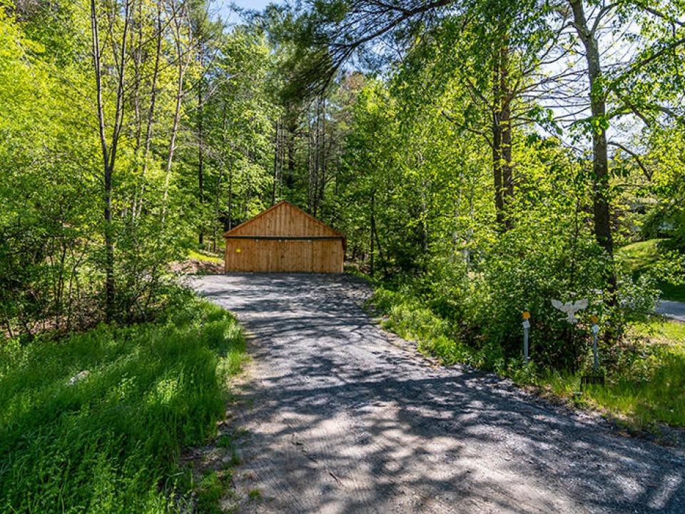 101AkerWood_Driveway