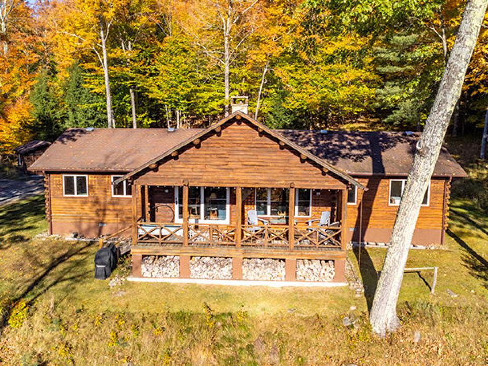 101AkerWoodInKeene_Fall_A_Exterior_Back