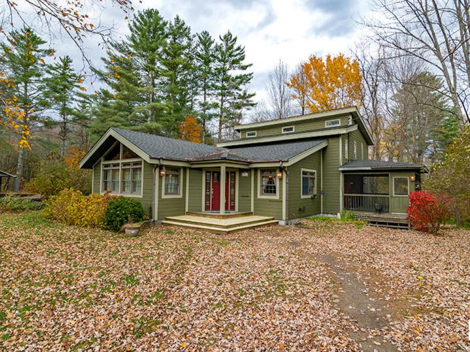 KeeneValleyHomeOnMasonYoung_Exterior
