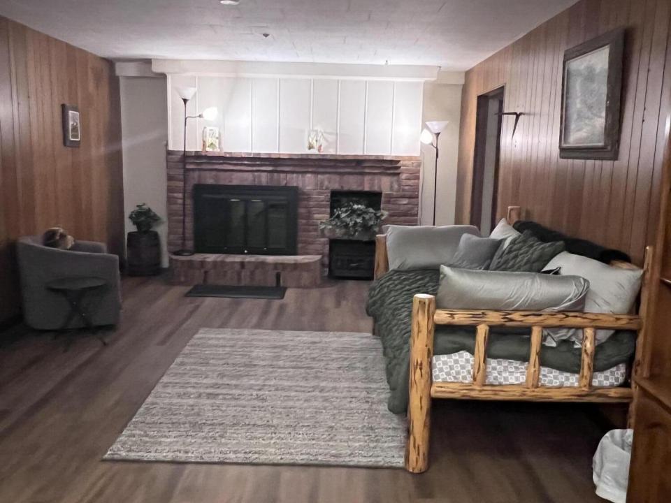 Apt 1 LR