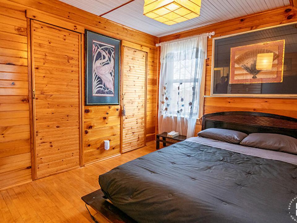 ApartmentBuildingOnSaranacAve_Bedroom3_C