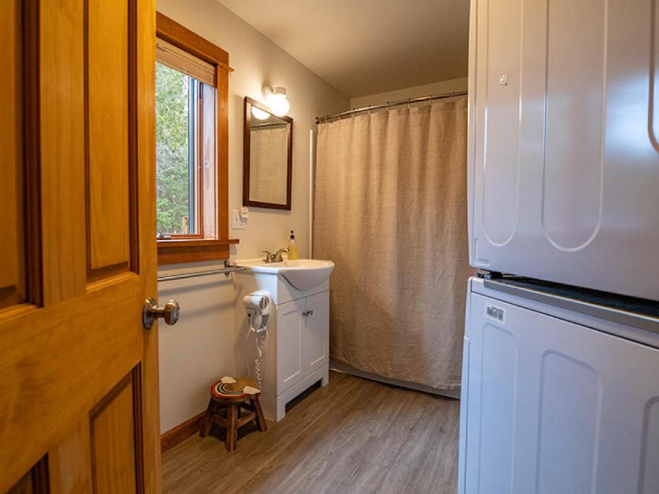LakePlacidHomeOnCascadeRoad_Bathroom1