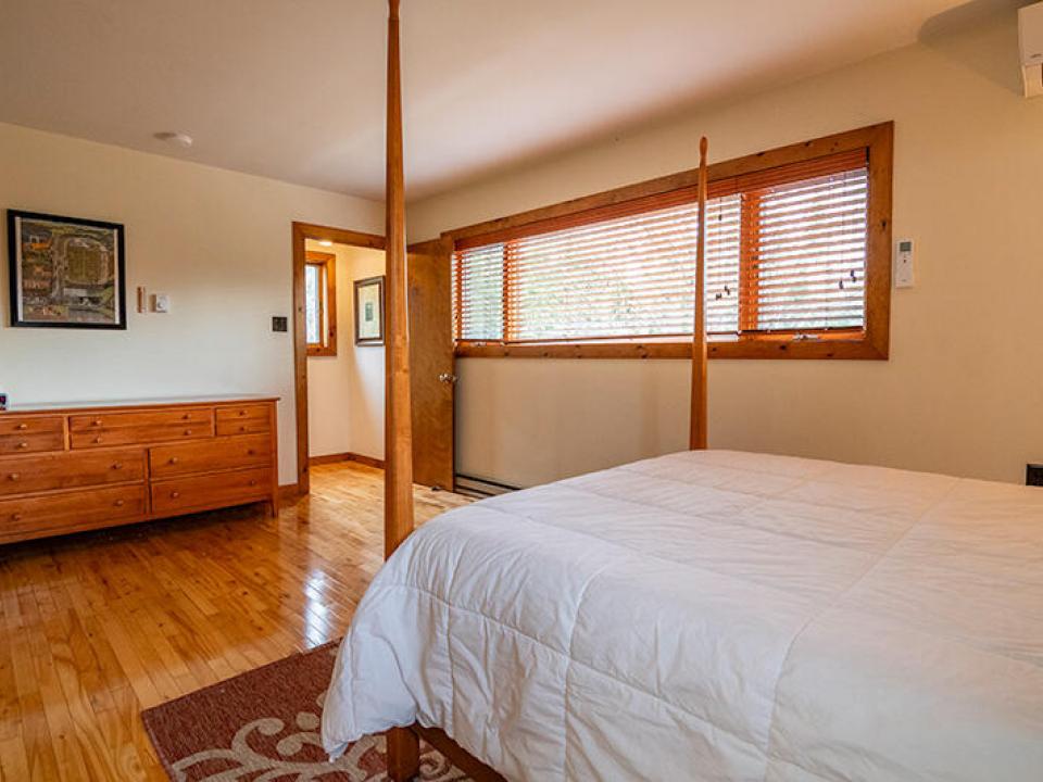 LakePlacidHomeOnCascadeRoad_Bedroom1_Dre