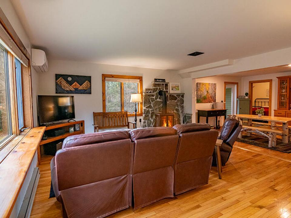 LakePlacidHomeOnCascadeRoad_LivingRoom_D