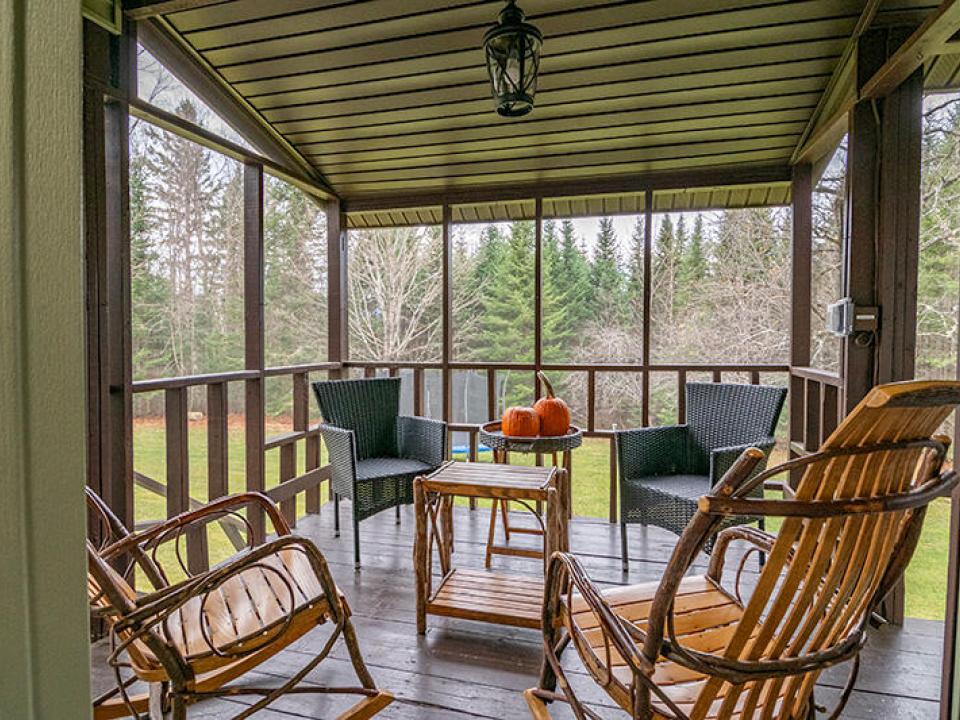 LakePlacidHomeOnCascadeRoad_ScreenedPorc