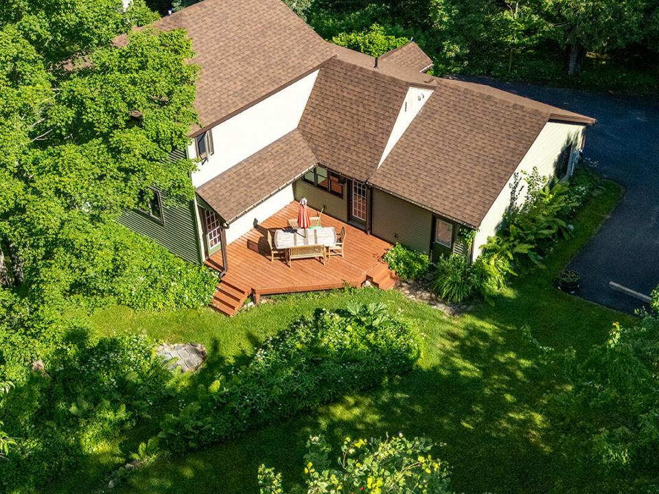LPHomeOnCascade_A_Exterior_Back_R_V