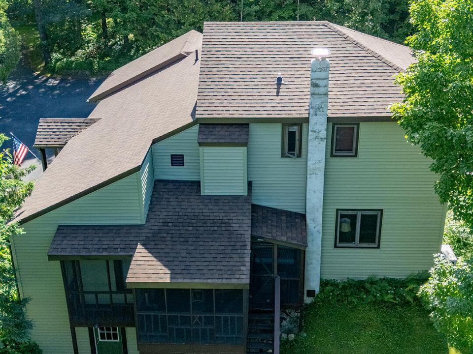 LPHomeOnCascade_A_Exterior_Side_V_MTN