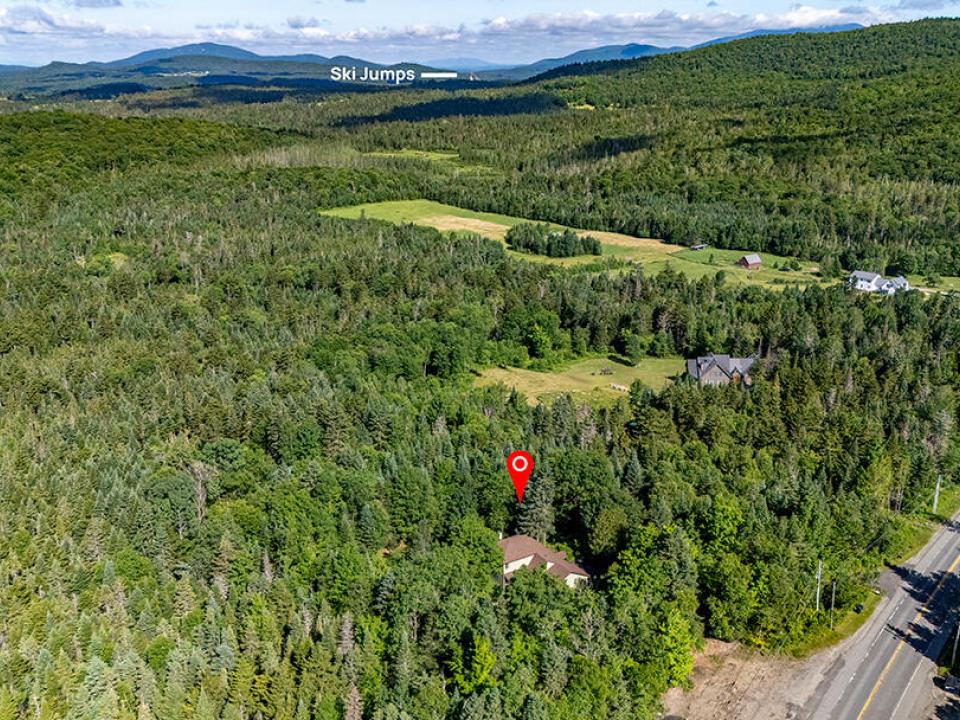 LPHomeOnCascade_A_Property_SkiJumps_High