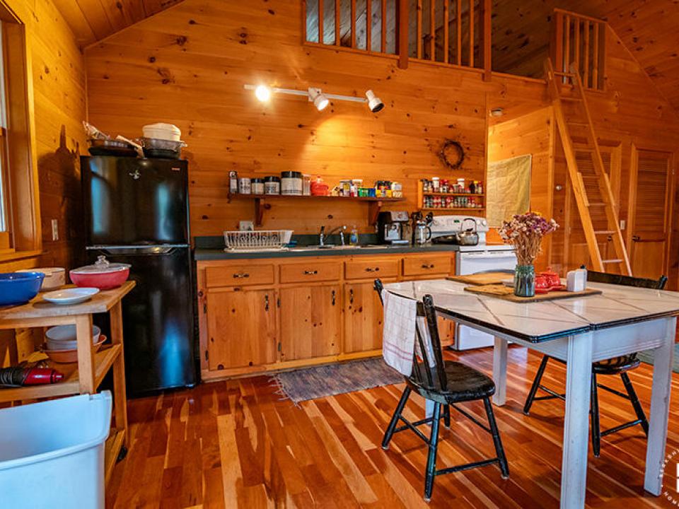KeeneCabinOnBaxterMountainWay_DiningRoom