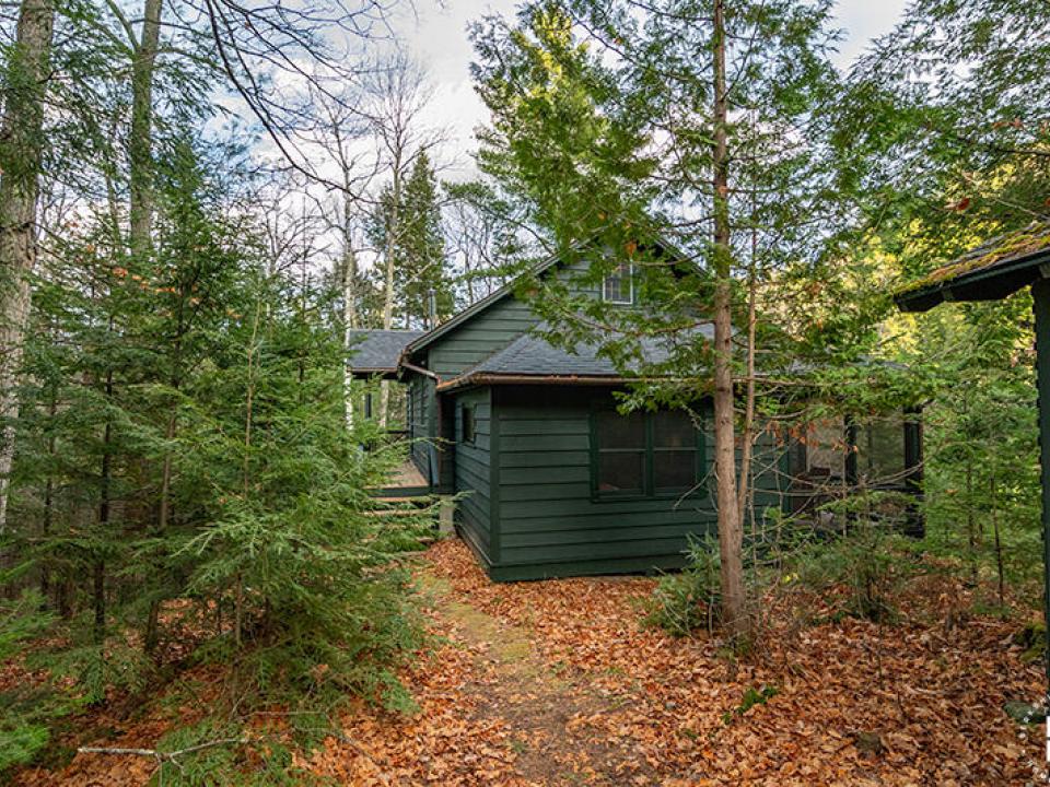 KeeneCabinOnBaxterMountainWay_Exterior_F
